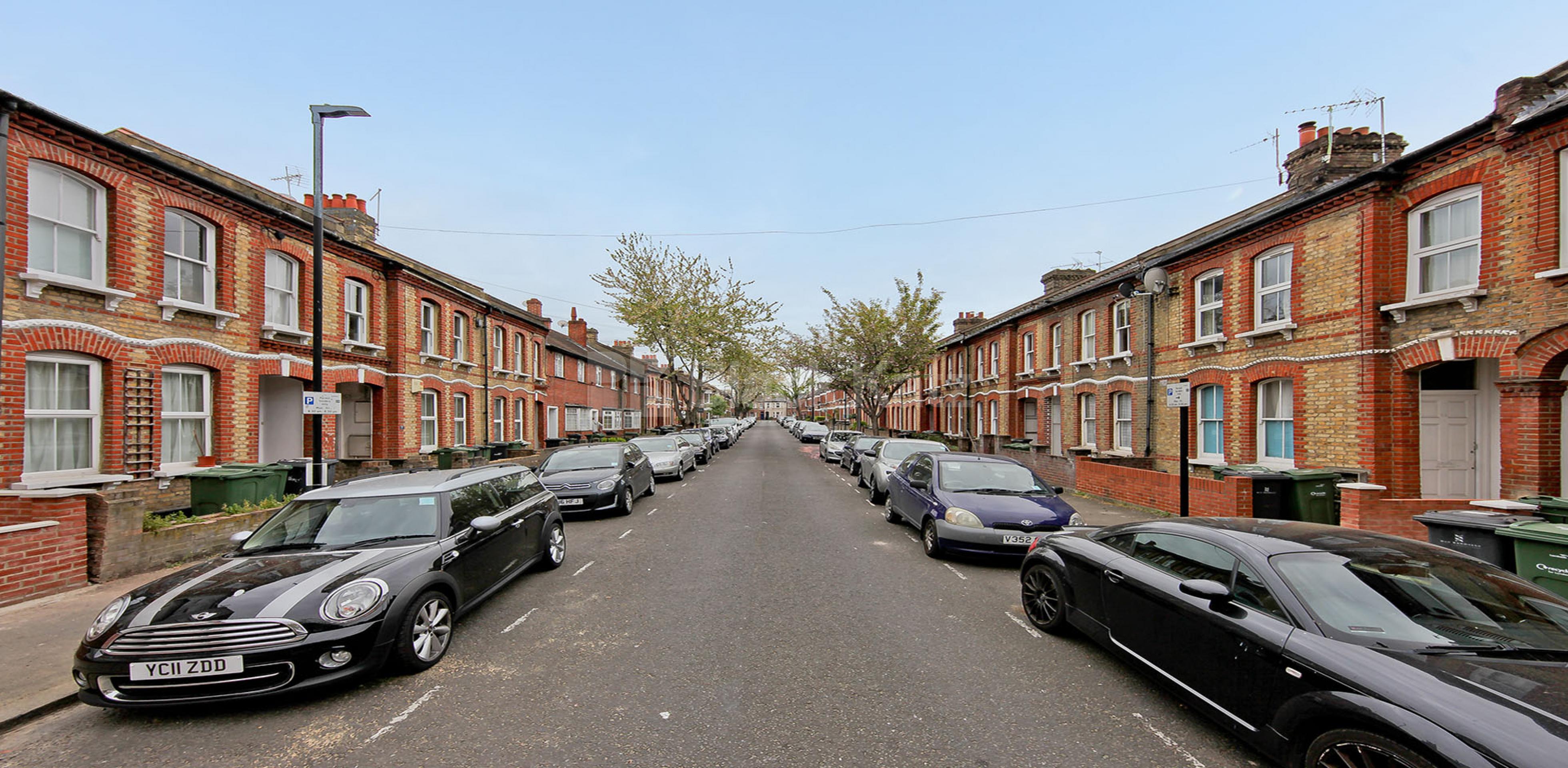 			2 Bedroom, 1 bath, 1 reception Ground Floor Flat			 Glenelg Road, Acre Lane SW2